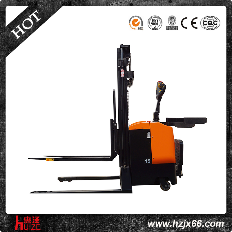 新款全電動(dòng)堆高車(chē)寬底腿 (1) 新款全電動(dòng)堆高車(chē)寬底腿 (1)